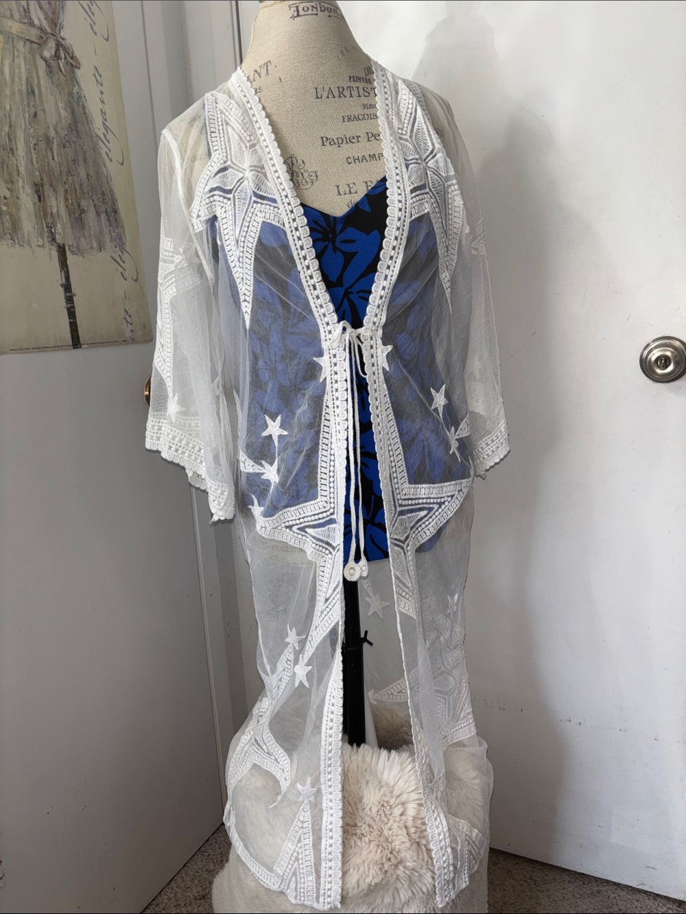 Vivid Sheer White Embroidered Star Mesh Robe